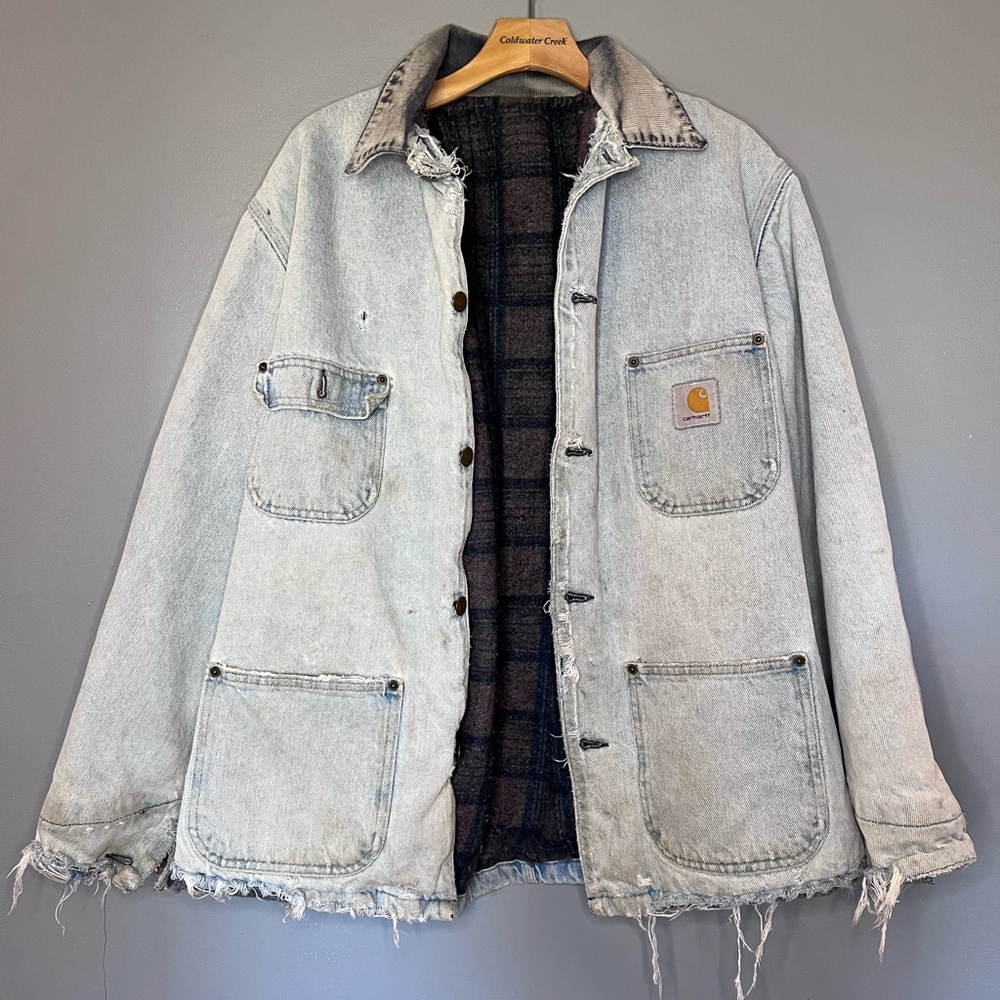 VTG ✨Carhartt Chore Coat in a light-washed denim with a plaid flannel lining.